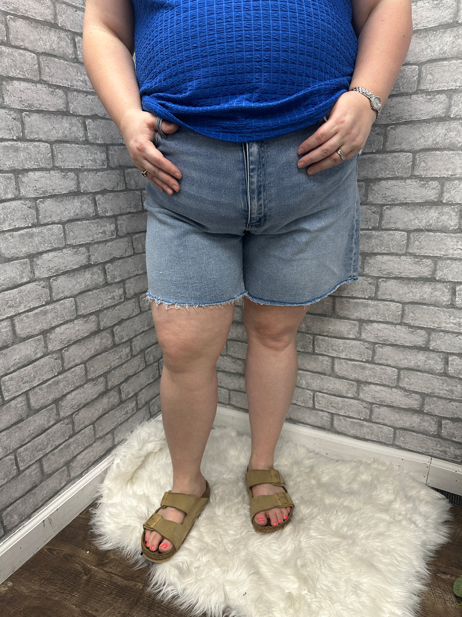 Lovervet HR Midi Shorts