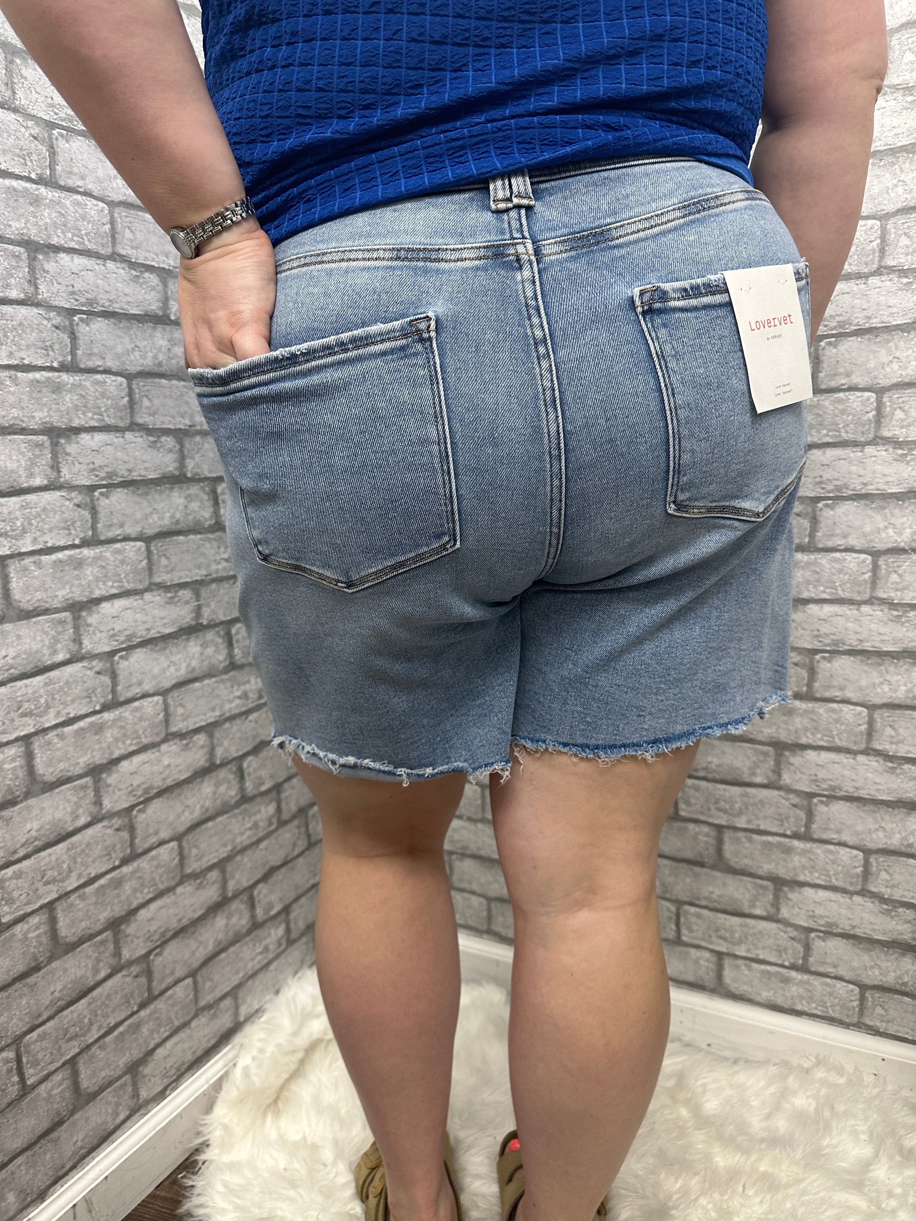 Lovervet HR Midi Shorts